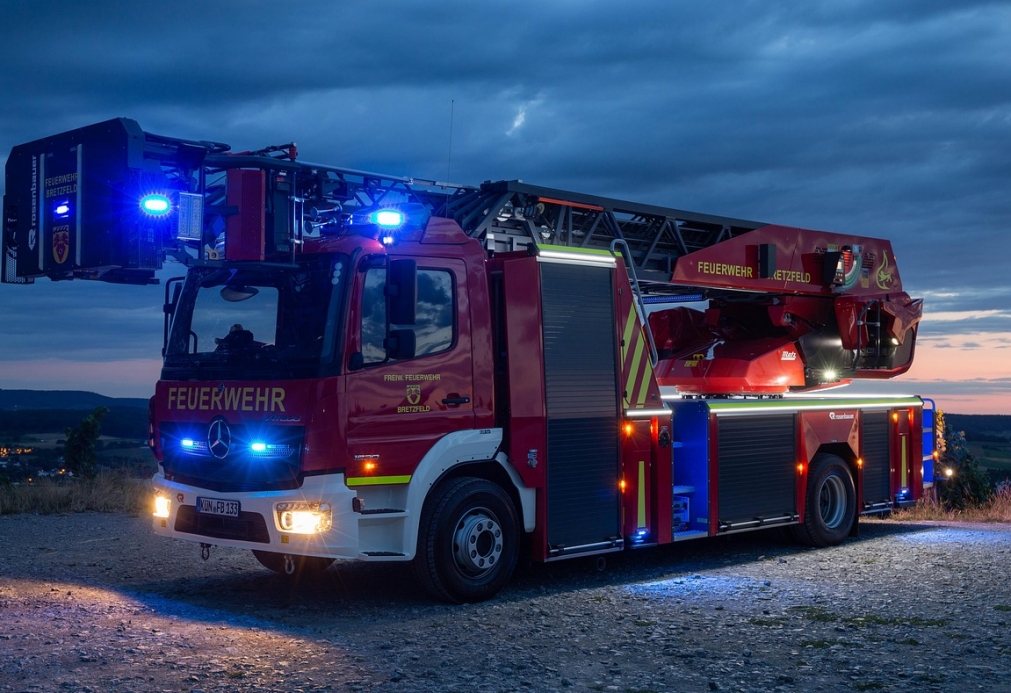 Nowy wóz strażacki dla druhów z Parlina – inwestycja za ponad milion złotych