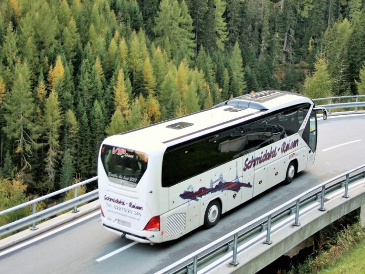 Kontrolerzy biletów w Szczecinie uzbrojeni w kamery nasobne dla zwiększenia bezpieczeństwa podróżnych