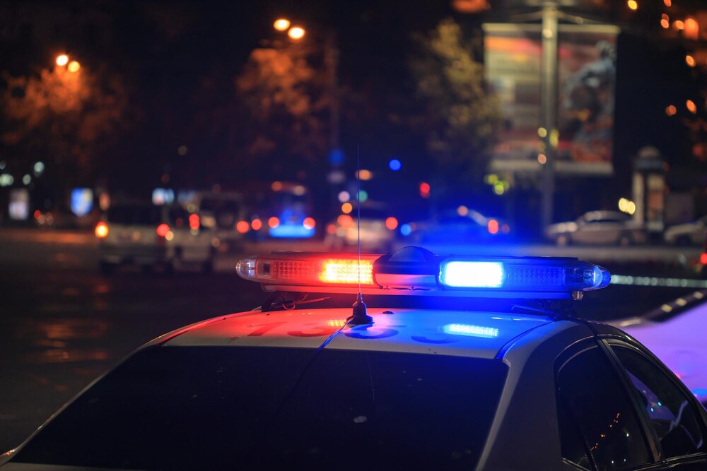 Motocyklista z zakazem uciekał przed policją – najpierw na jednośladzie, potem pieszo!