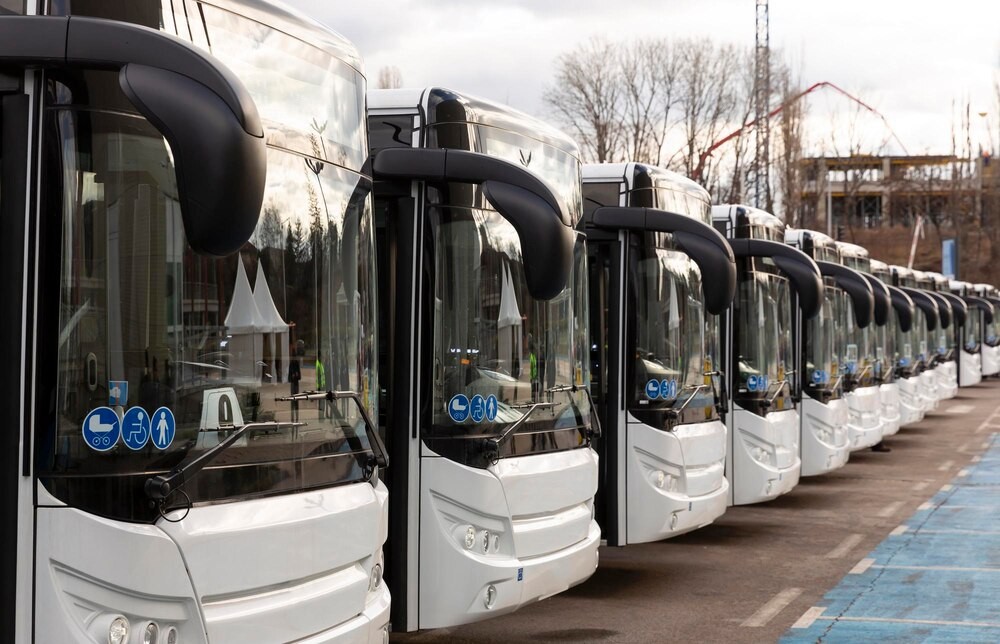 Szczecin w poszukiwaniu nowoczesnych hybryd: MAN i Solaris walczą o kontrakt na 22 autobusy