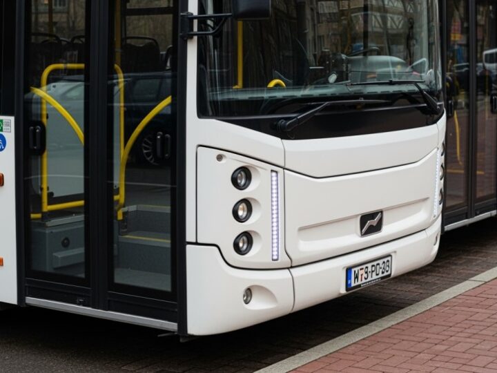 Nowe autobusy dla Polic i Szczecina: Ekologiczna rewolucja w komunikacji miejskiej!
