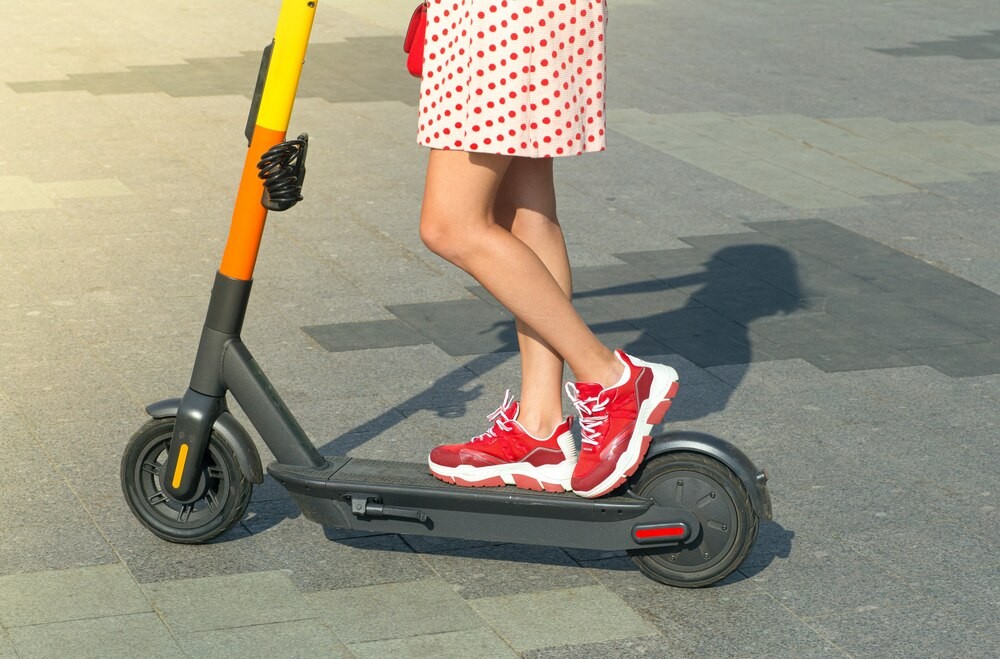 Wypadek na Mickiewicza w Szczecinie: Tramwaje zatrzymane po zderzeniu z autem
