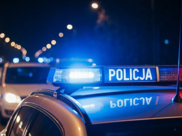 Bezpieczni seniorzy: Policjantki uczą, jak unikać oszustw w Słowianinie
