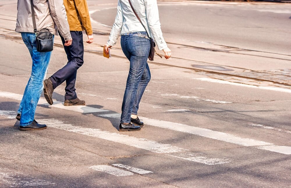 Szczecińscy uczniowie uczą się od policji, jak dbać o bezpieczeństwo na drodze