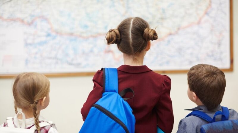 Cyberprzemoc w Kołbaczu: Policja edukuje młodzież o zagrożeniach i odpowiedzialności karnej