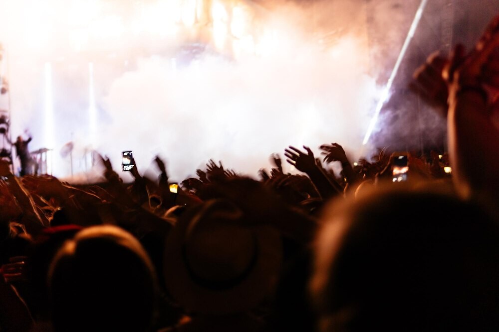 Kolorowa sztuka Elżbiety Tymko: Odkryj lokalne talenty!