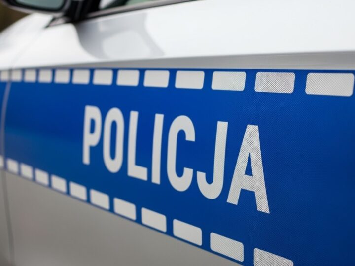 Poszukiwany wpadł w ręce policji z narkotykami przy sobie