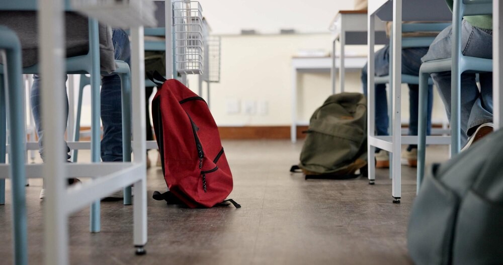 Bezpieczni Seniorzy: Ucz się, jak unikać oszustów!