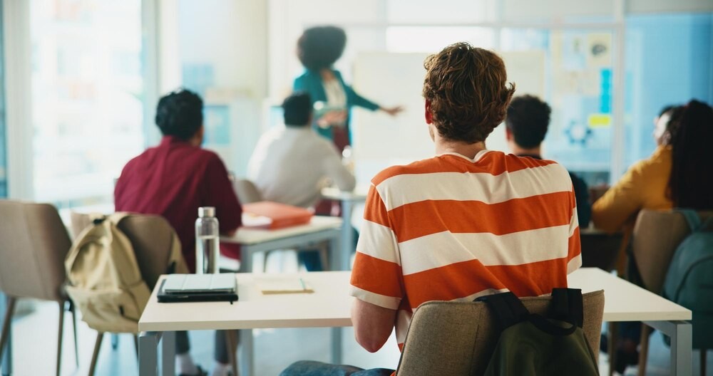 Moc edukacji: Jak przeciwdziałać przemocy wśród młodzieży