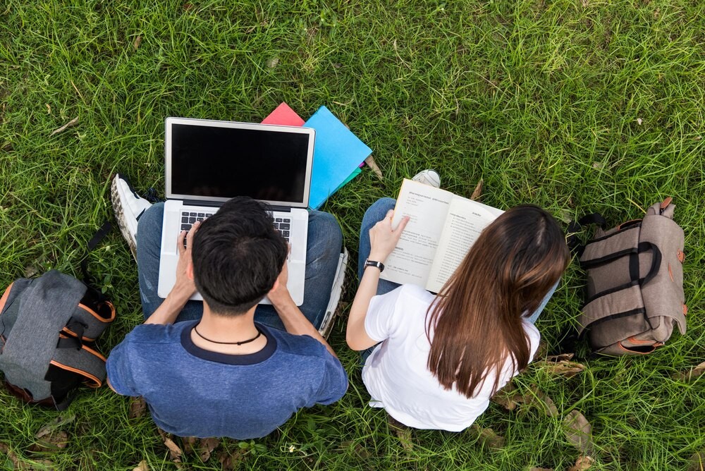 Edukacyjne spotkanie o bezpieczeństwie online dla uczniów w Szczecinie