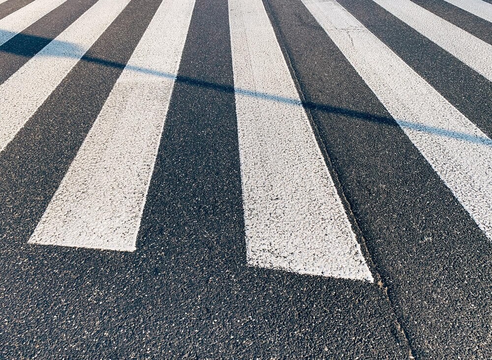 Bezpieczniejsze przejście w Załomiu: Nowa sygnalizacja dla pieszych!