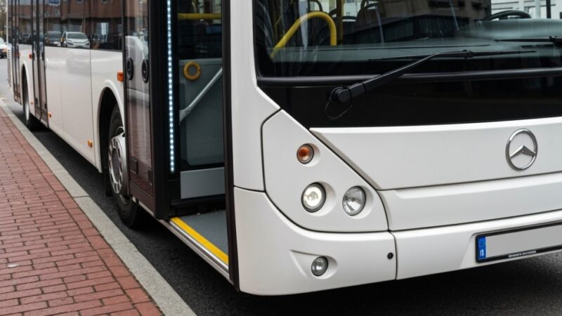 Bezpieczne wakacje 2026: Gdzie sprawdzą autokary dla dzieci?