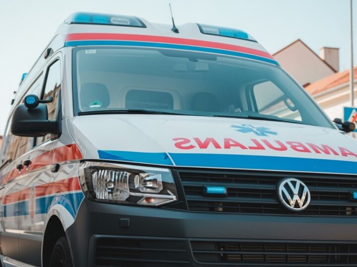 Bezpieczny relaks nad Jeziorem Głębokim: Policja w akcji!