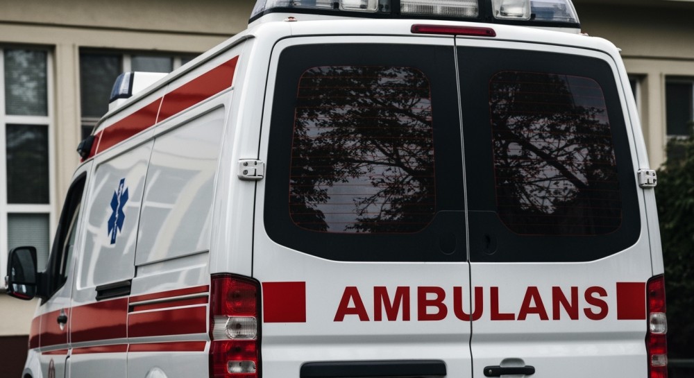 Nowy defibrylator AED w Moczyłach – kluczowy element systemu ratunkowego w Gminie Kołbaskowo