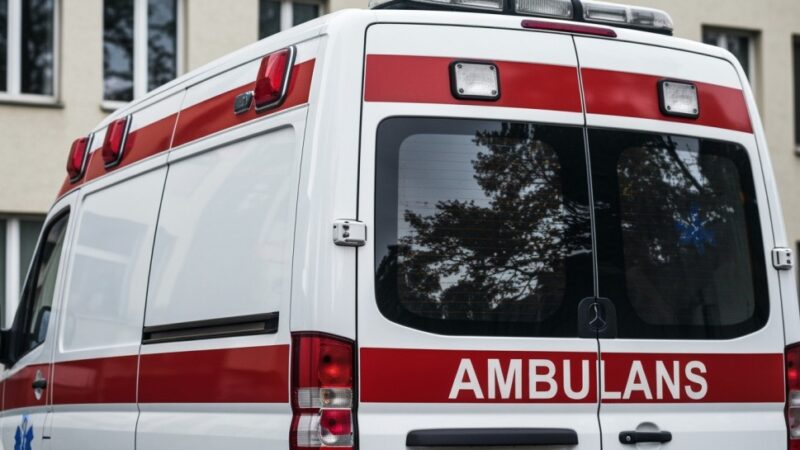 Policjanci w akcji: uratowali 22-latkę z dachu budynku!