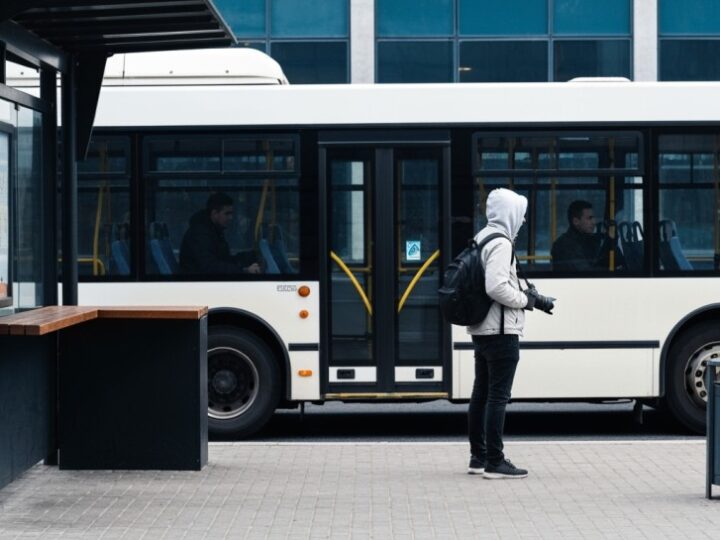 Przystanek „1 Maja” wraca na swoje miejsce: linie 57, 63, 82 i 522 znów w ruchu