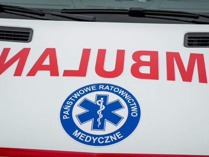 Policjanci w akcji: Bohaterskie ratowanie życia z fal morza!