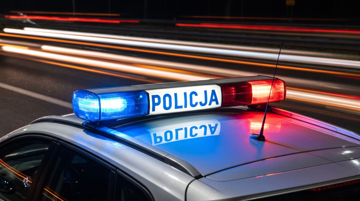 Policja rozbija siatkę narkotykową: 4 kg suszu i 18 900 zł w rękach stróżów prawa
